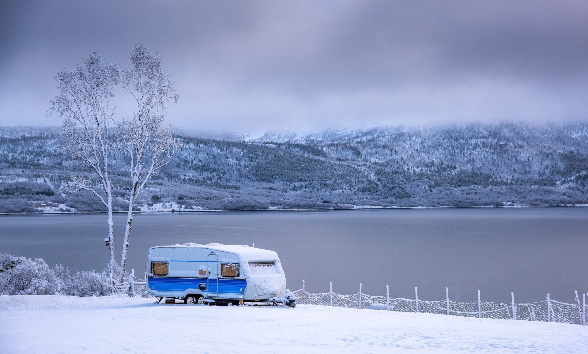 Hvordan lyder hyggelig camping om vinteren i dine ører?